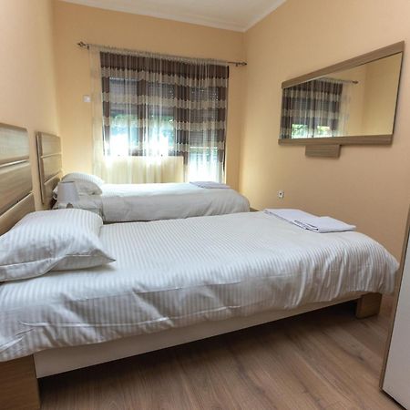 Apartmani Bulevar Cetinje Exterior photo